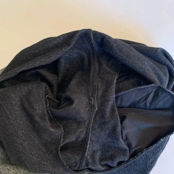 Lululemon Sattva Pant lI
Heathered grey.  Size 4 - Picture 9 of 16